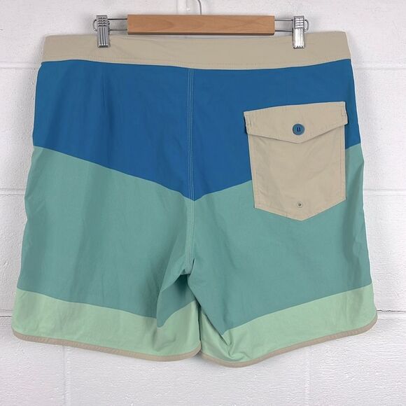 Patagonia men’s scallop hem stretch wavefear board shorts 18” - Picture 3 of 5